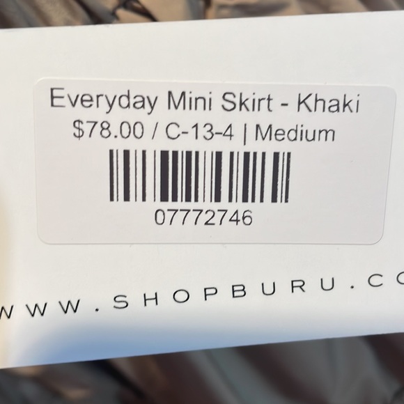 NWT khaki pleated skirt! Sz M - Picture 6 of 6